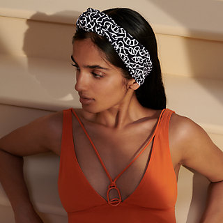 人気デザイナー ヘアバンド エルメス-公式サイト - Hermès | 《ナウサ》 《ガビ》 ヘアアクセサリー